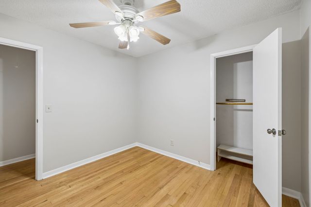 302 W Point Dr, Lafayette, TN 37083
