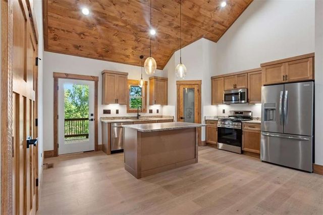 285 Parnell Drive, Ellijay, GA 30540