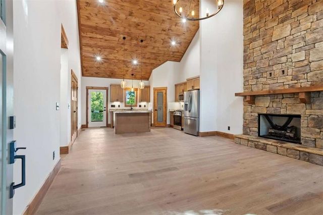 285 Parnell Drive, Ellijay, GA 30540