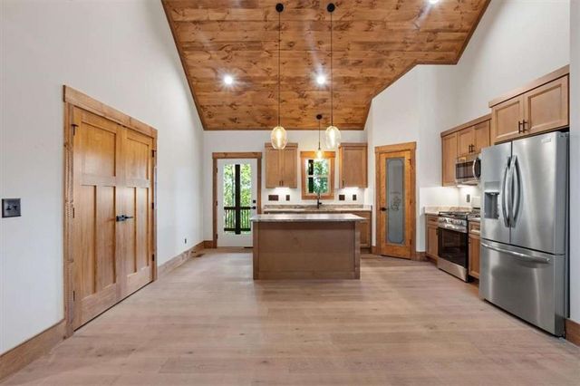 285 Parnell Drive, Ellijay, GA 30540