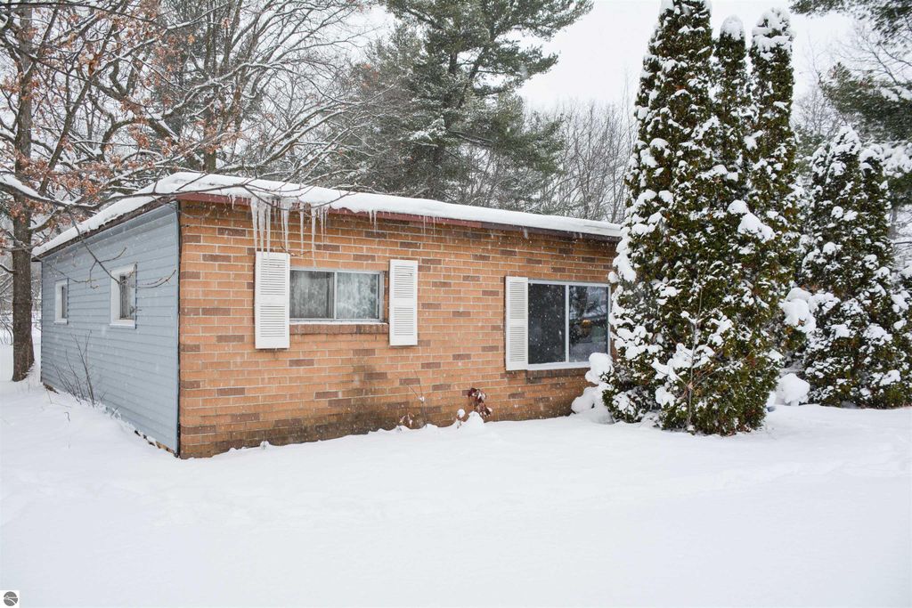 Image 1 of property listing at 1638 S Garfield Avenue, Traverse City, MI 49686