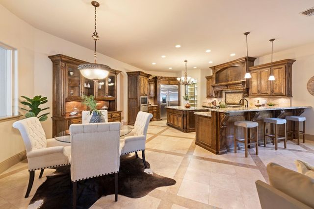 671 Avalanche Peak Way, Folsom, CA 95630
