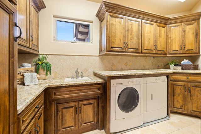 671 Avalanche Peak Way, Folsom, CA 95630