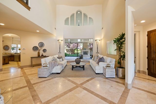 671 Avalanche Peak Way, Folsom, CA 95630