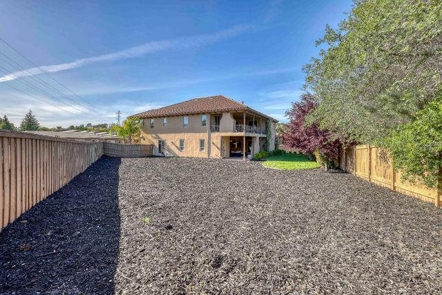 671 Avalanche Peak Way, Folsom, CA 95630