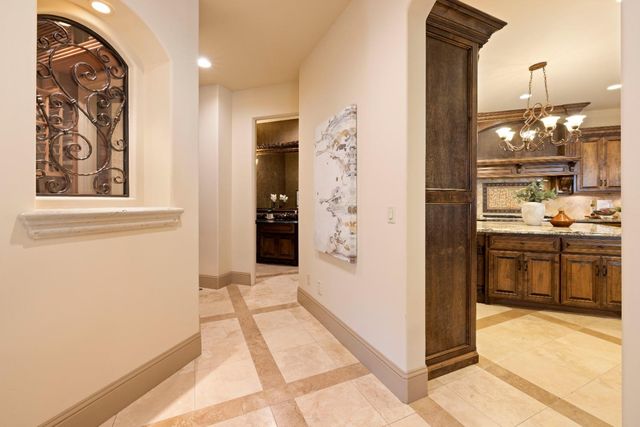 671 Avalanche Peak Way, Folsom, CA 95630