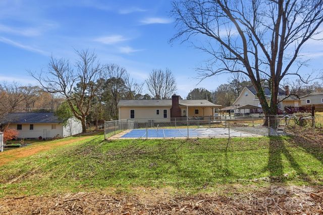 303 Ellenwood Drive, Albemarle, NC 28001