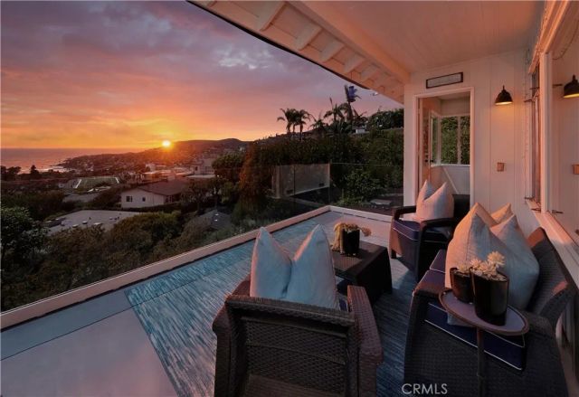933 Coast View Drive, Laguna Beach, CA 92651
