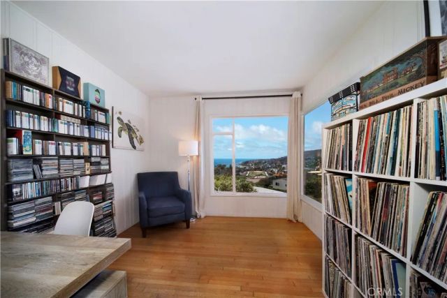 933 Coast View Drive, Laguna Beach, CA 92651