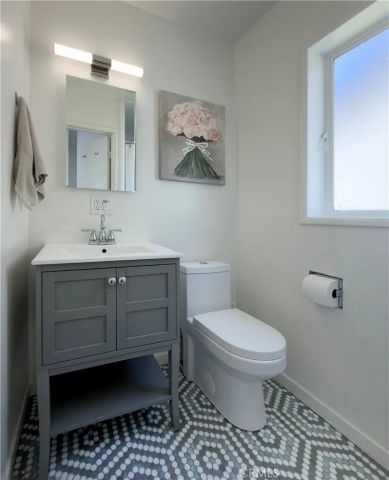 933 Coast View Drive, Laguna Beach, CA 92651