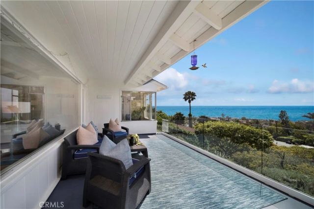 933 Coast View Drive, Laguna Beach, CA 92651