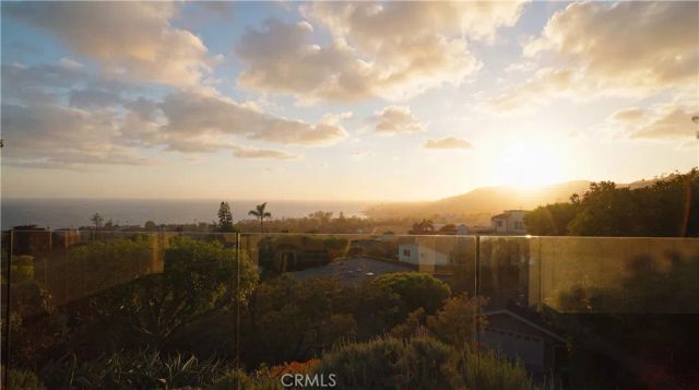 933 Coast View Drive, Laguna Beach, CA 92651