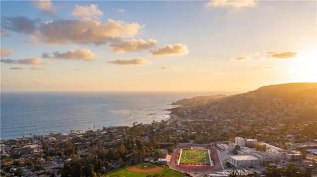 933 Coast View Drive, Laguna Beach, CA 92651