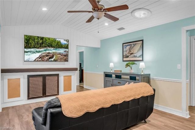 6061 Golden Oaks LN, Naples, FL 34119