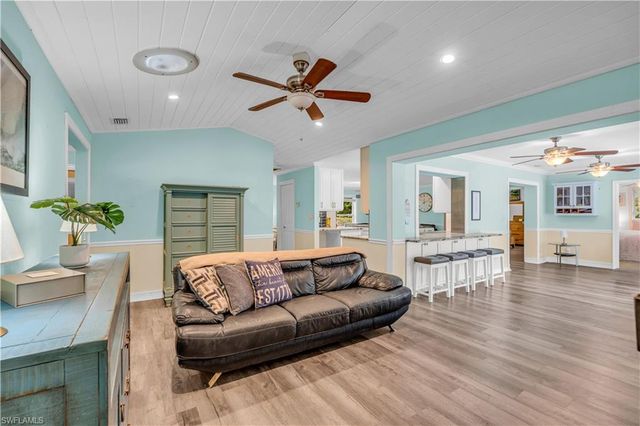 6061 Golden Oaks LN, Naples, FL 34119