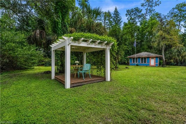 6061 Golden Oaks LN, Naples, FL 34119