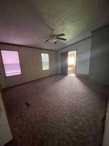 81 Roots RD, Martindale, TX 78655