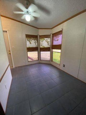 81 Roots RD, Martindale, TX 78655
