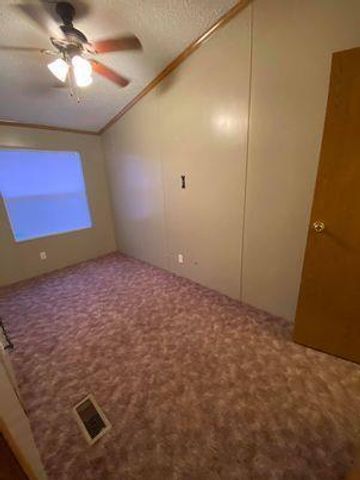 81 Roots RD, Martindale, TX 78655