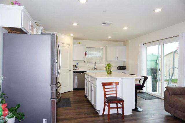 405 Greene Way, Los Banos, CA 93635