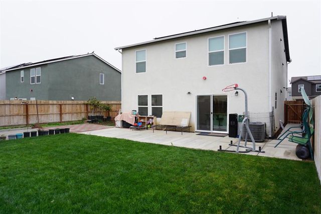 405 Greene Way, Los Banos, CA 93635