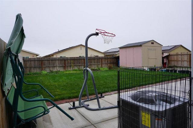 405 Greene Way, Los Banos, CA 93635
