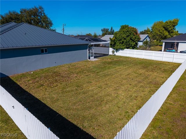 1123 NE 10th ST, Cape Coral, FL 33909