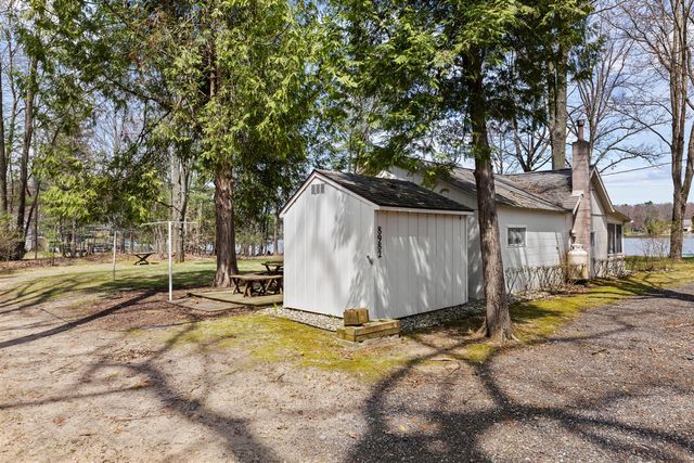 8982 W School Section Lake Drive, Mecosta, MI 49332