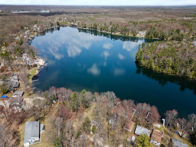 8982 W School Section Lake Drive, Mecosta, MI 49332