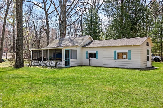 8982 W School Section Lake Drive, Mecosta, MI 49332