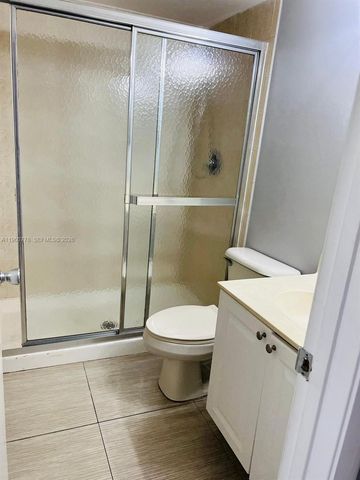 721 N Pine Island Rd 302, Plantation, FL 33324