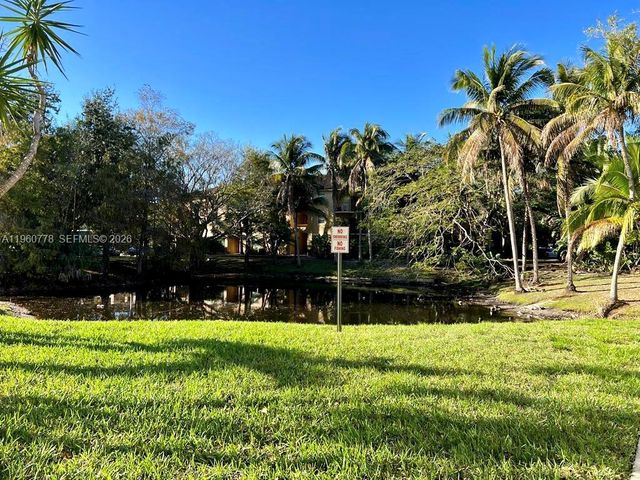 721 N Pine Island Rd 302, Plantation, FL 33324