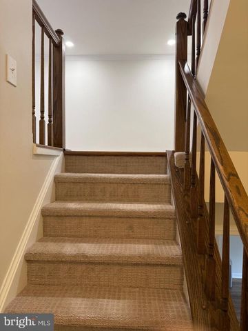 6148 JOUST LN, Alexandria, VA 22315