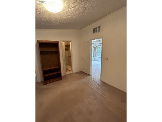 8555 Se MAYBERRY Ln, Boring, OR 97009