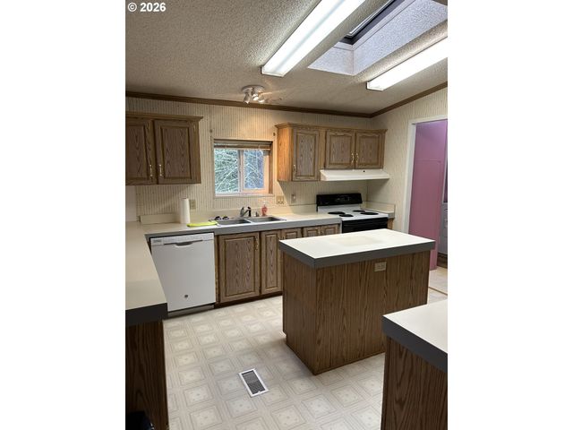 8555 Se MAYBERRY Ln, Boring, OR 97009