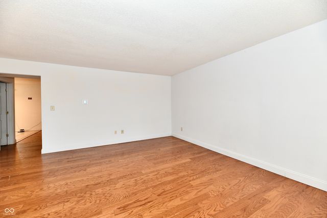 5315 Manning Road, Indianapolis, IN 46228