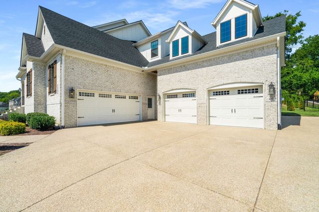 4728 Woodrow Pl, Arrington, TN 37014