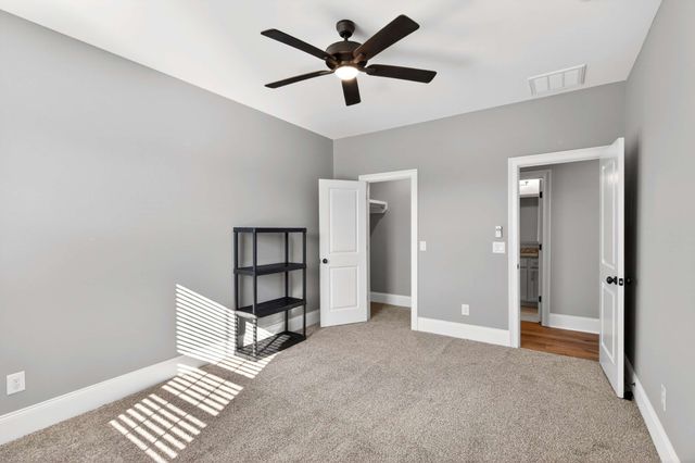 4728 Woodrow Pl, Arrington, TN 37014