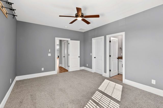 4728 Woodrow Pl, Arrington, TN 37014