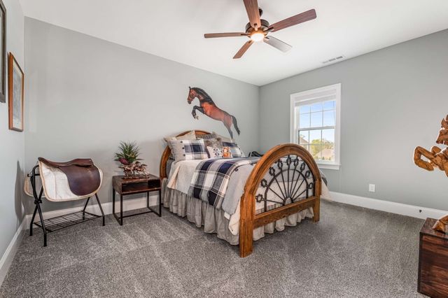 4728 Woodrow Pl, Arrington, TN 37014