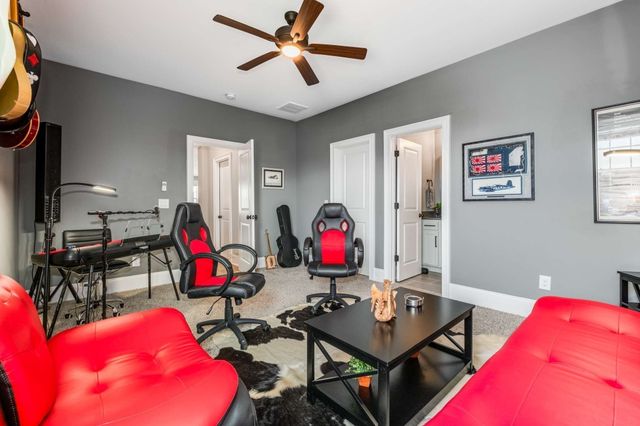 4728 Woodrow Pl, Arrington, TN 37014