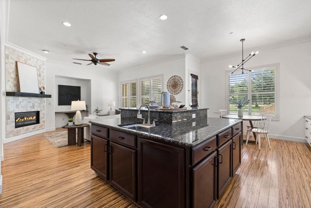 430 Woodhaven Pl, West Sacramento, CA 95605