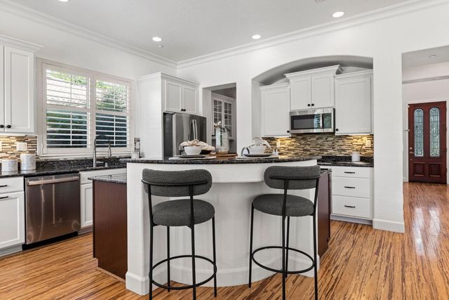 430 Woodhaven Pl, West Sacramento, CA 95605