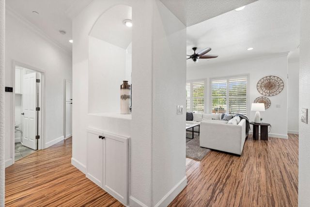 430 Woodhaven Pl, West Sacramento, CA 95605