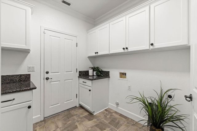 430 Woodhaven Pl, West Sacramento, CA 95605