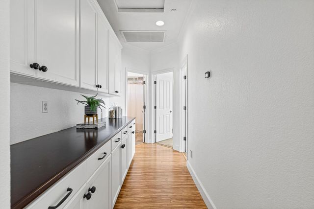 430 Woodhaven Pl, West Sacramento, CA 95605