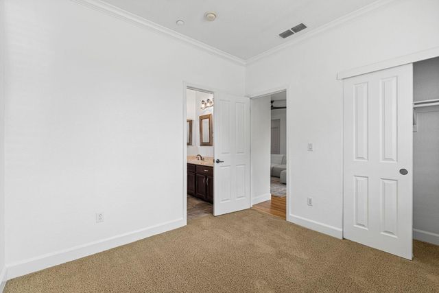 430 Woodhaven Pl, West Sacramento, CA 95605