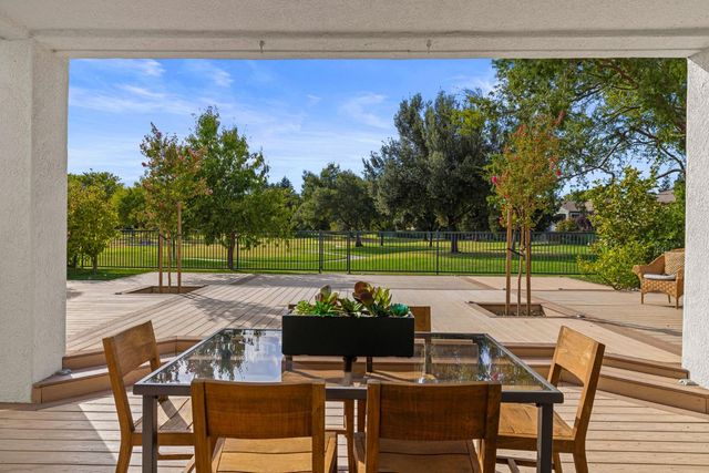 430 Woodhaven Pl, West Sacramento, CA 95605