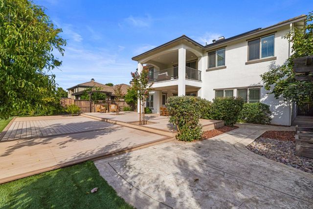 430 Woodhaven Pl, West Sacramento, CA 95605