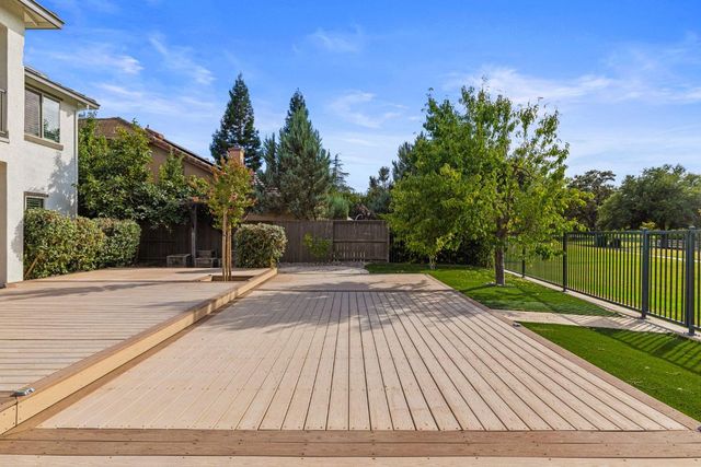 430 Woodhaven Pl, West Sacramento, CA 95605